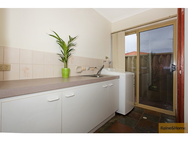 9 Bucentaur Place, Halls Head WA 6210