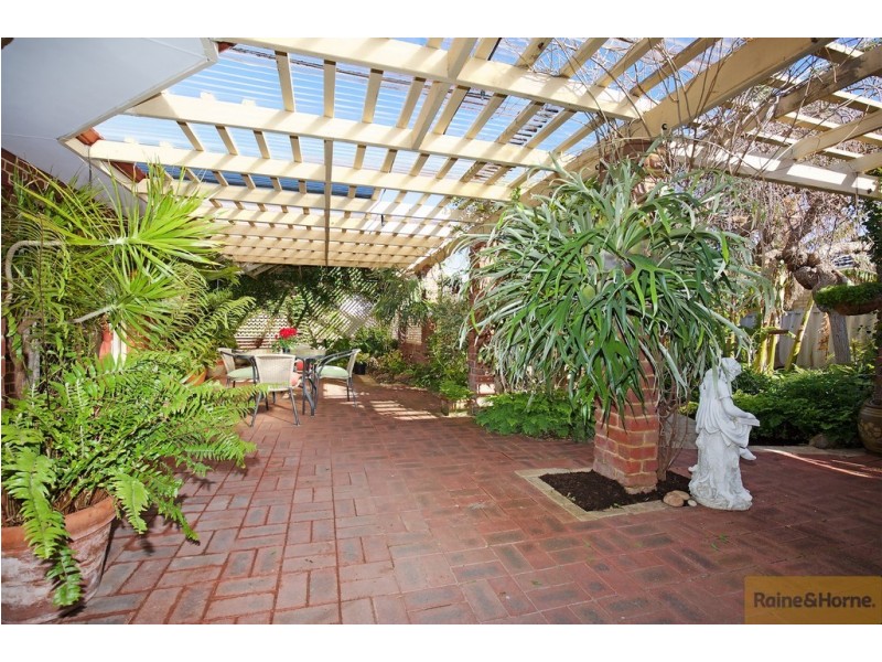 9 Bucentaur Place, Halls Head WA 6210