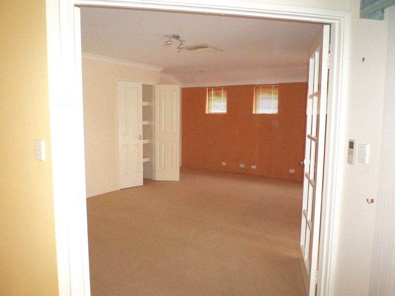 37 Fairbourn Retreat, Meadow Springs WA 6210