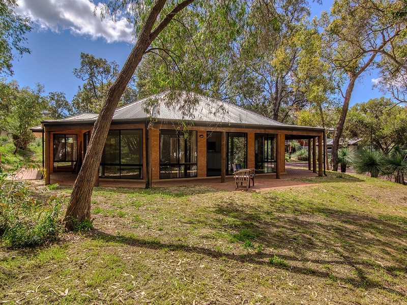 18 Fernwood Rd, Dawesville WA 6211