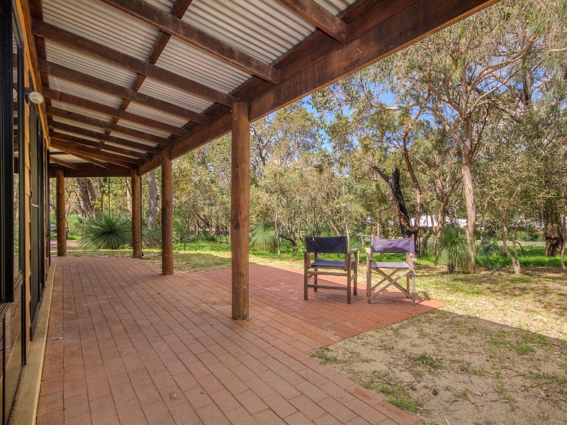 18 Fernwood Rd, Dawesville WA 6211