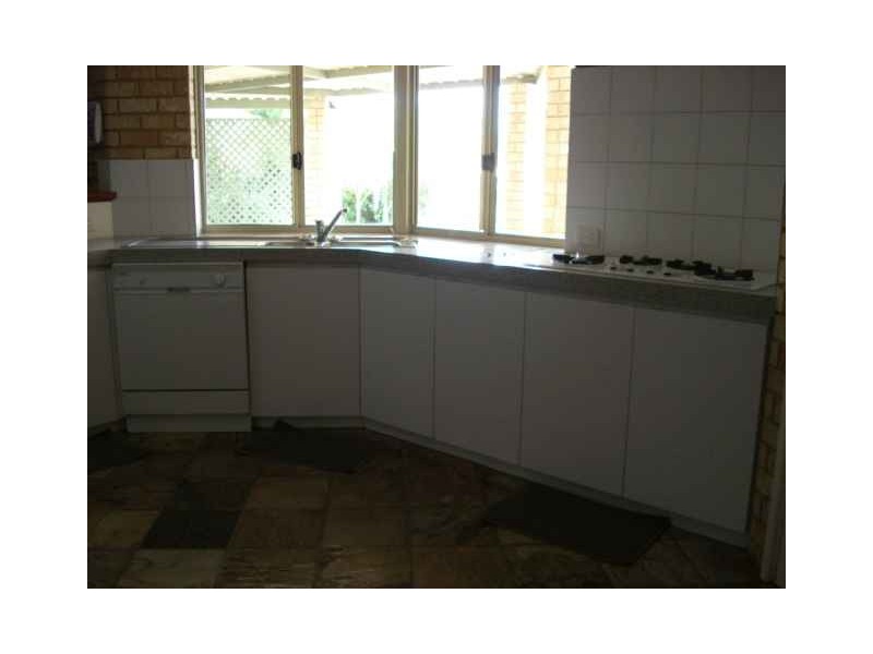 6 Plover Rise, Halls Head WA 6210