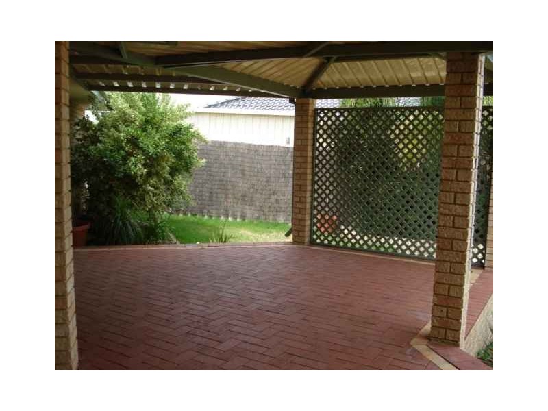 6 Plover Rise, Halls Head WA 6210