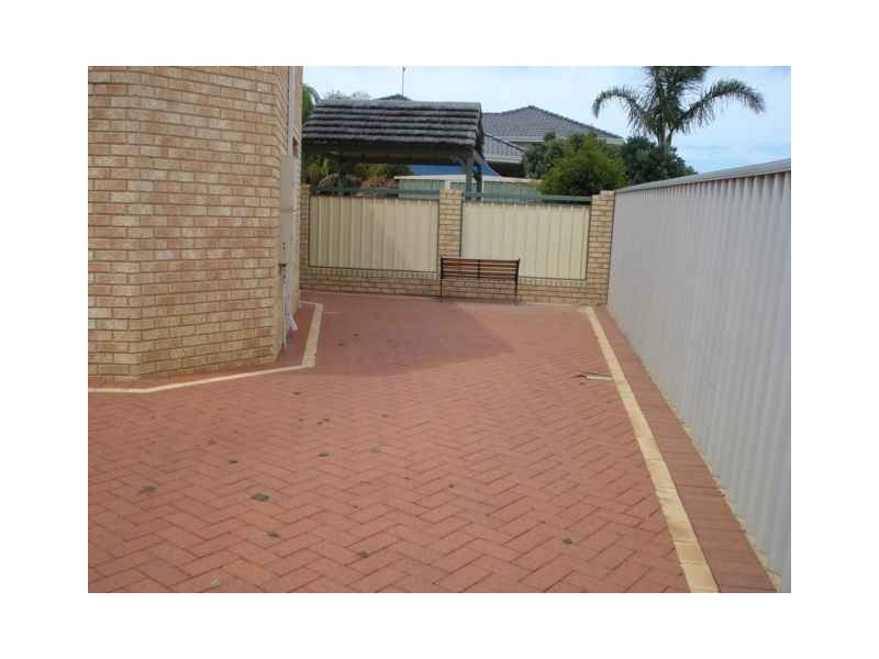 6 Plover Rise, Halls Head WA 6210