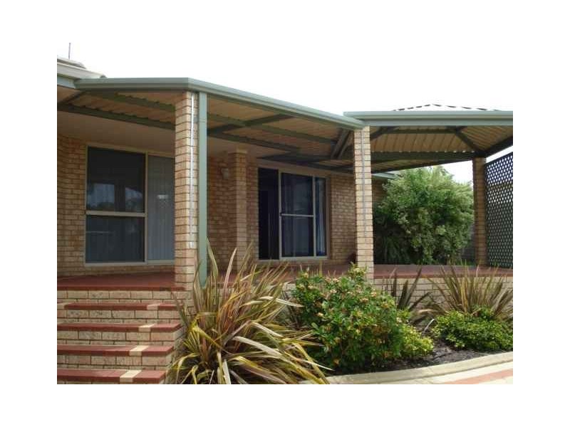 6 Plover Rise, Halls Head WA 6210