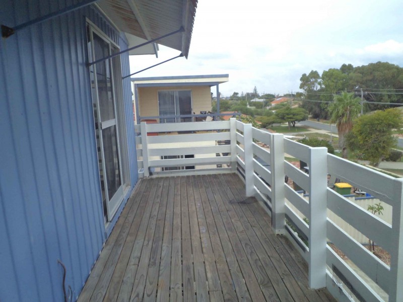 22 Yanrey Street, Golden Bay WA 6174