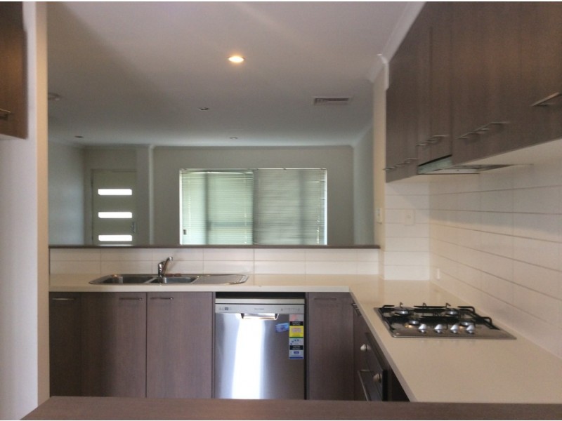 8/22 Butcherbird Loop, Erskine WA 6210