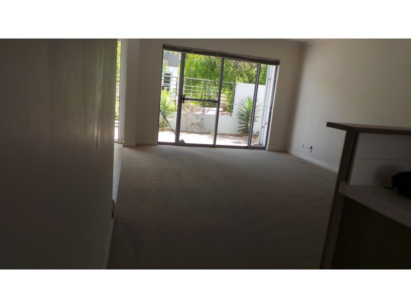 8/22 Butcherbird Loop, Erskine WA 6210