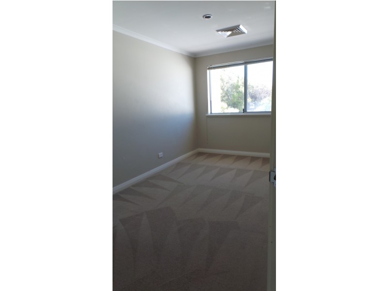 8/22 Butcherbird Loop, Erskine WA 6210