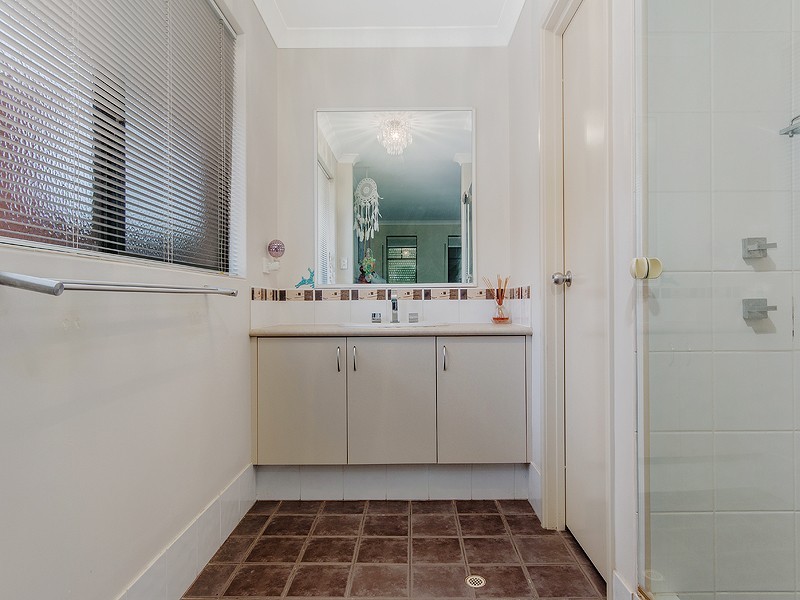 230 Peelwood Pde, Halls Head WA 6210