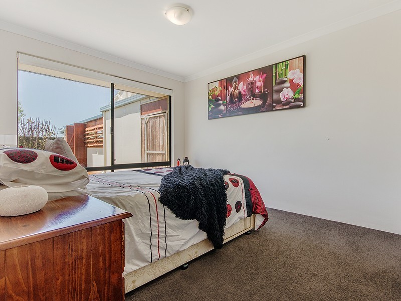 230 Peelwood Pde, Halls Head WA 6210