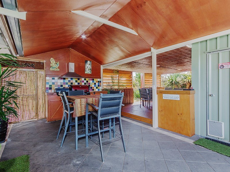 230 Peelwood Pde, Halls Head WA 6210