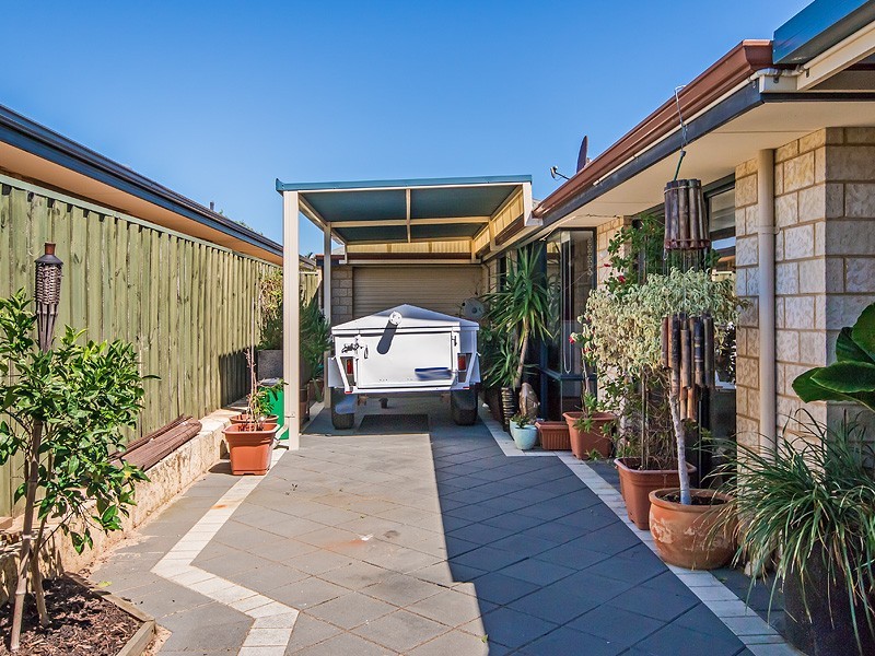 230 Peelwood Pde, Halls Head WA 6210