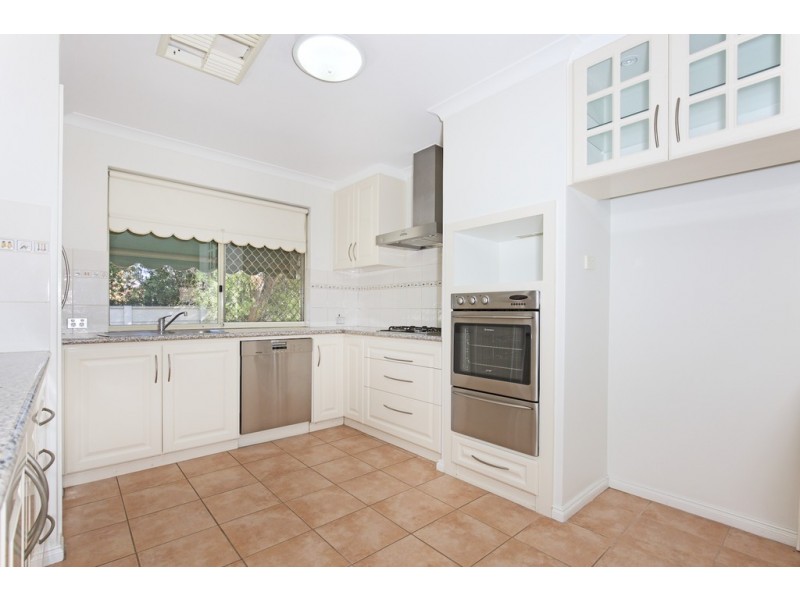 1 Fuchsia Place, Halls Head WA 6210