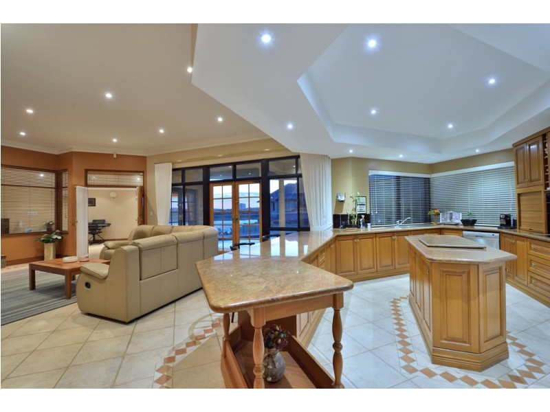 9 Captain Court, Wannanup WA 6210