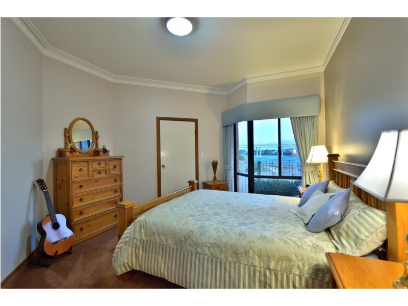 9 Captain Court, Wannanup WA 6210