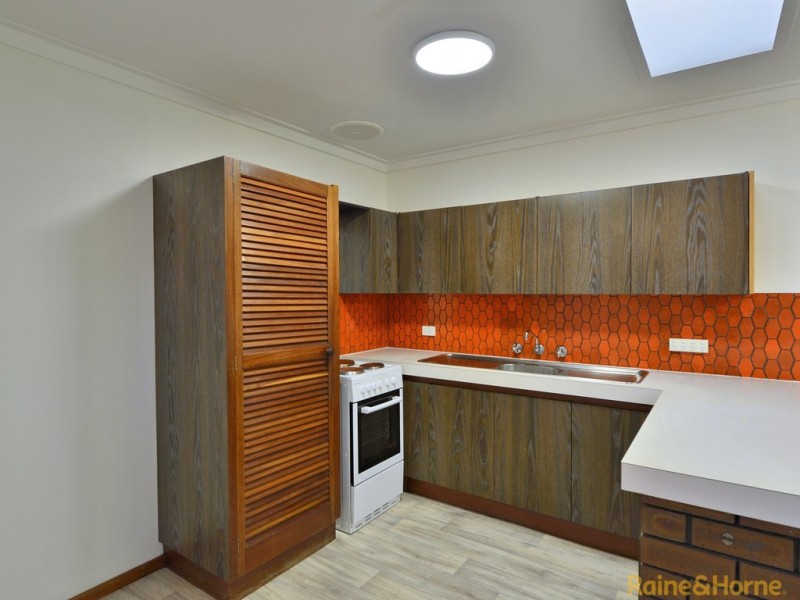 31 Churchill Ave, Dudley Park WA 6210