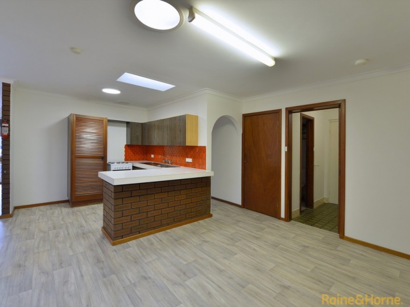 31 Churchill Ave, Dudley Park WA 6210