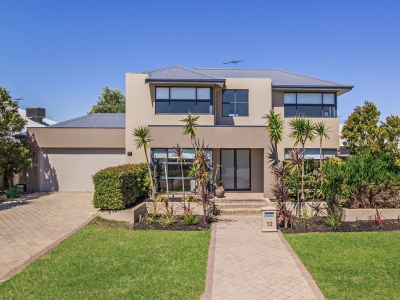 12 Cohen Vista, Lakelands WA 6180