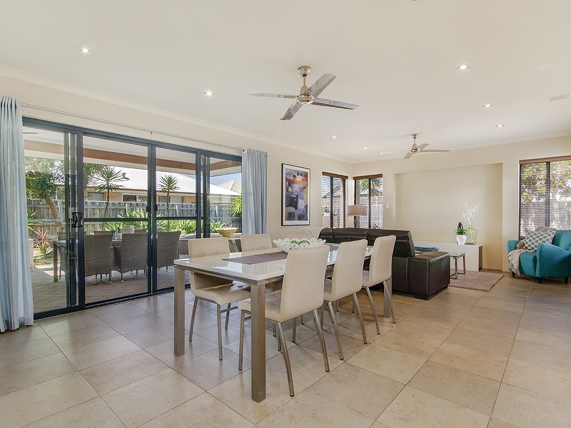 12 Cohen Vista, Lakelands WA 6180