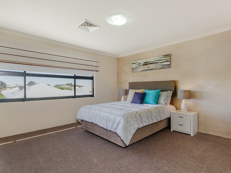 12 Cohen Vista, Lakelands WA 6180