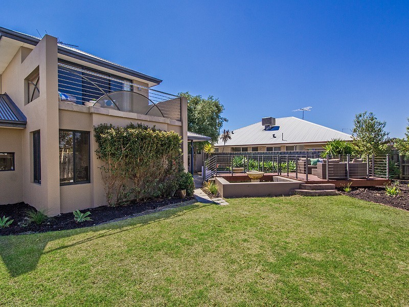 12 Cohen Vista, Lakelands WA 6180