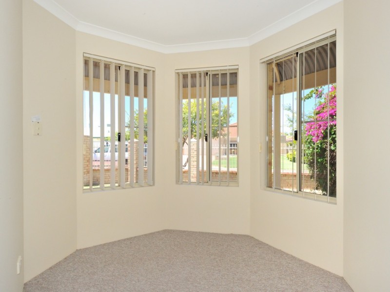 33 Vila Do Porto Crescent, Secret Harbour WA 6173