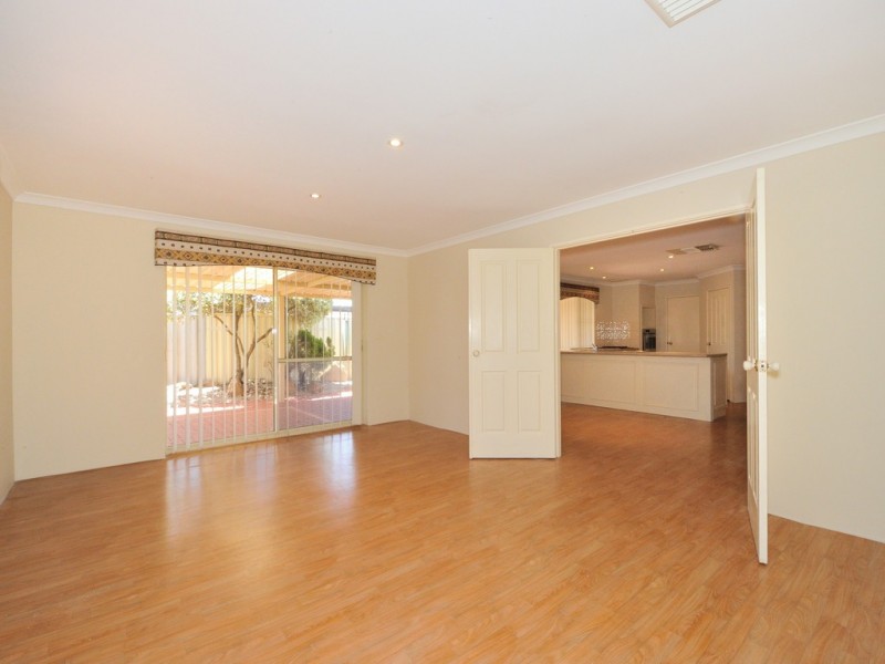 33 Vila Do Porto Crescent, Secret Harbour WA 6173