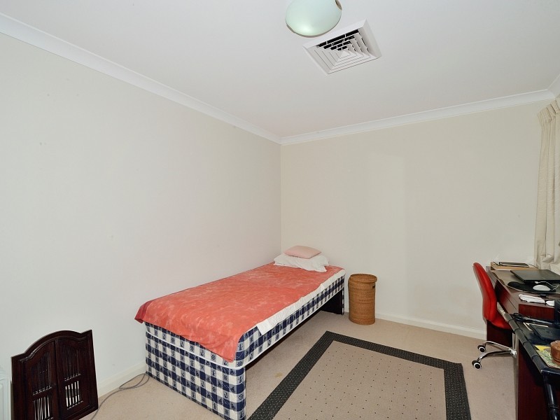 25 Middleton Loop, Meadow Springs WA 6210