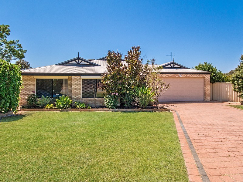 57 Reynolds Ave, Greenfields WA 6210