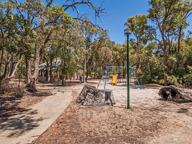 57 Reynolds Ave, Greenfields WA 6210