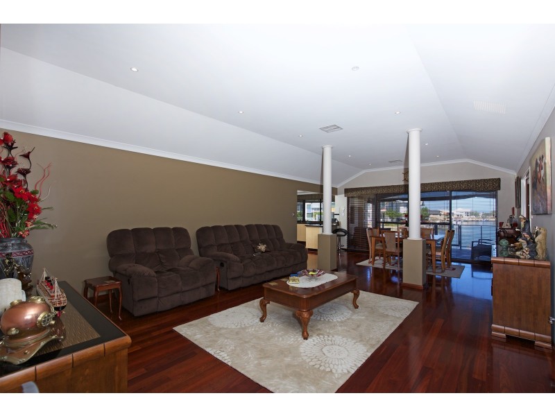 12 Erins Isle, Dudley Park WA 6210