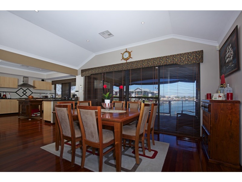 12 Erins Isle, Dudley Park WA 6210