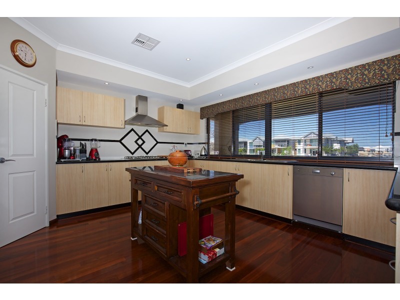 12 Erins Isle, Dudley Park WA 6210