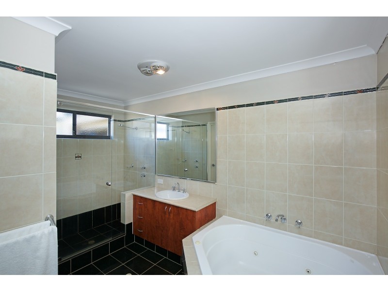 12 Erins Isle, Dudley Park WA 6210