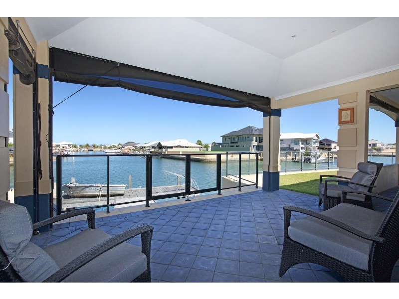 12 Erins Isle, Dudley Park WA 6210