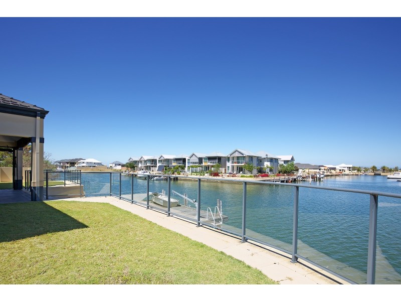 12 Erins Isle, Dudley Park WA 6210