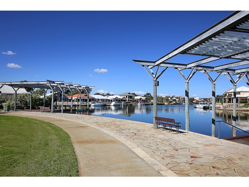 12 Erins Isle, Dudley Park WA 6210