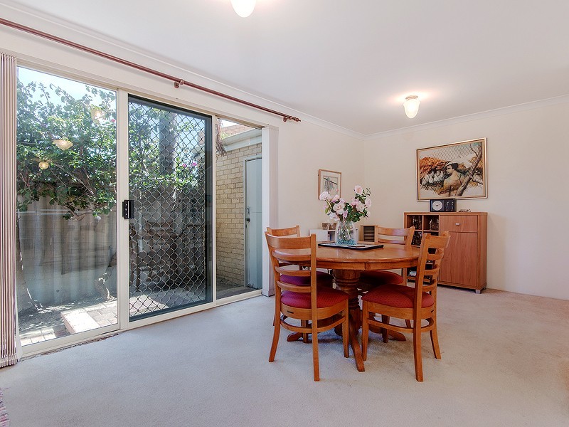 2/2 Creery St, Dudley Park WA 6210