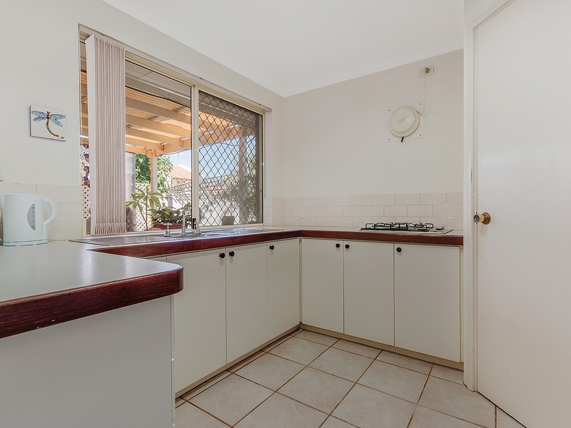 2/2 Creery St, Dudley Park WA 6210