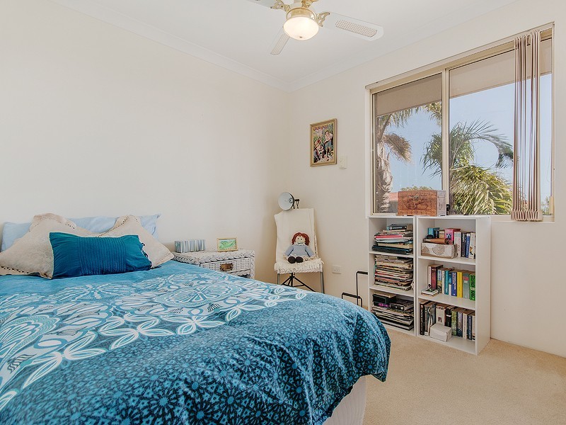 2/2 Creery St, Dudley Park WA 6210