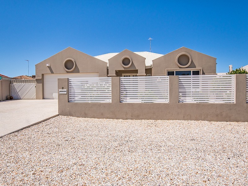 2 Cuvier Place, San Remo WA 6210