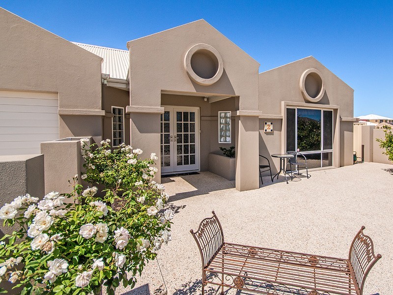 2 Cuvier Place, San Remo WA 6210