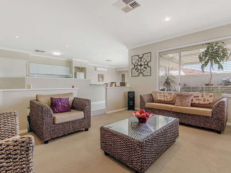 2 Cuvier Place, San Remo WA 6210