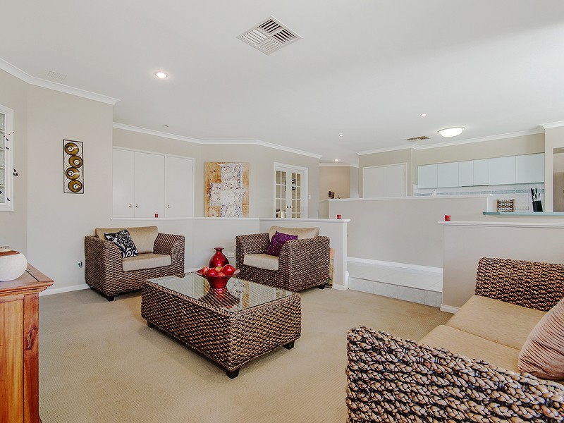 2 Cuvier Place, San Remo WA 6210