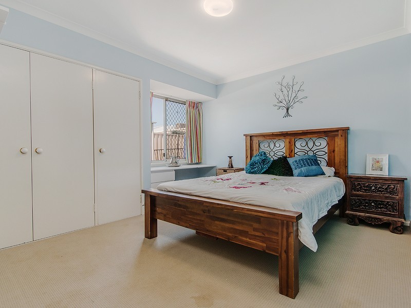 2 Cuvier Place, San Remo WA 6210