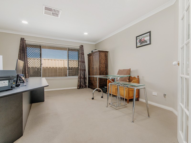 2 Cuvier Place, San Remo WA 6210