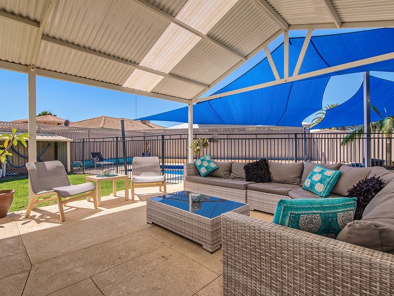 2 Cuvier Place, San Remo WA 6210