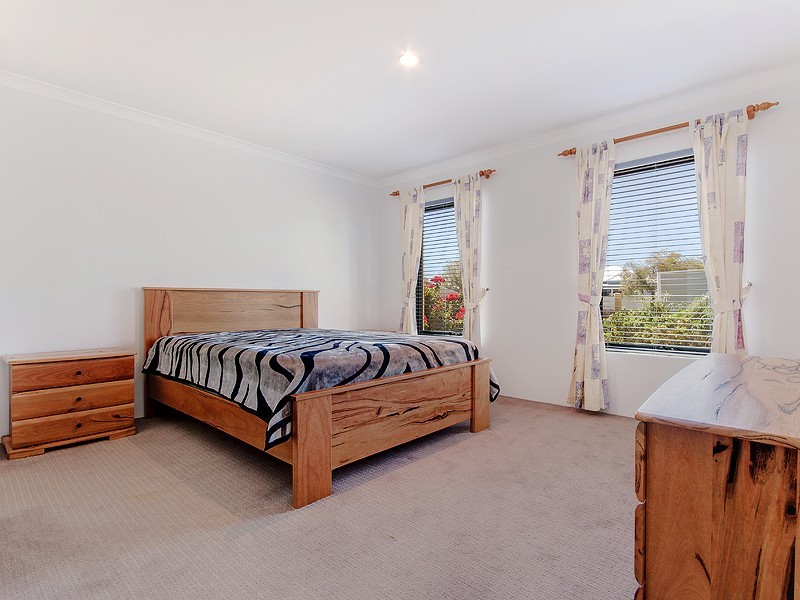 23 Bollard Circuit, Wannanup WA 6210