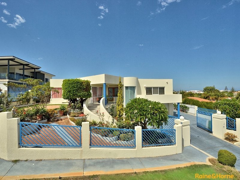 2 Ironbark Place, Halls Head WA 6210